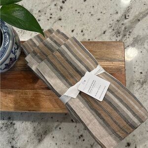 POTTERY BARN 100% WOVEN LINEN TAN AND GRAY STRIPED NAPKINS NEW